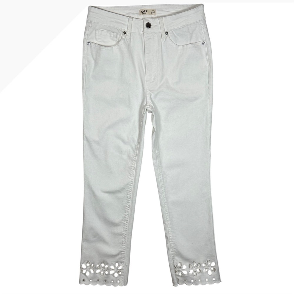 OAT New York Women's White Eyelet Scallop Hem Crop Jeans Size 8/29